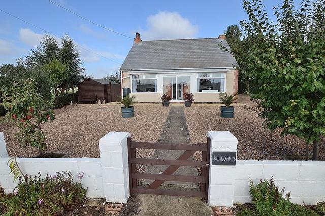2 bedroom Detached Bungalow